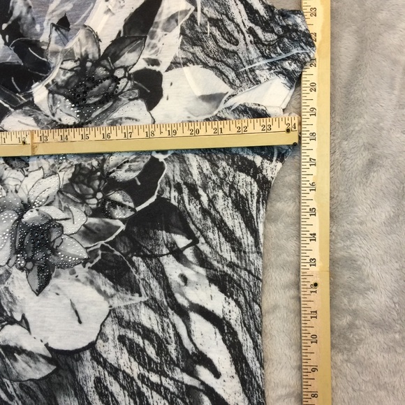 Lightweight Summer Top With Bling - Picture 5 of 5